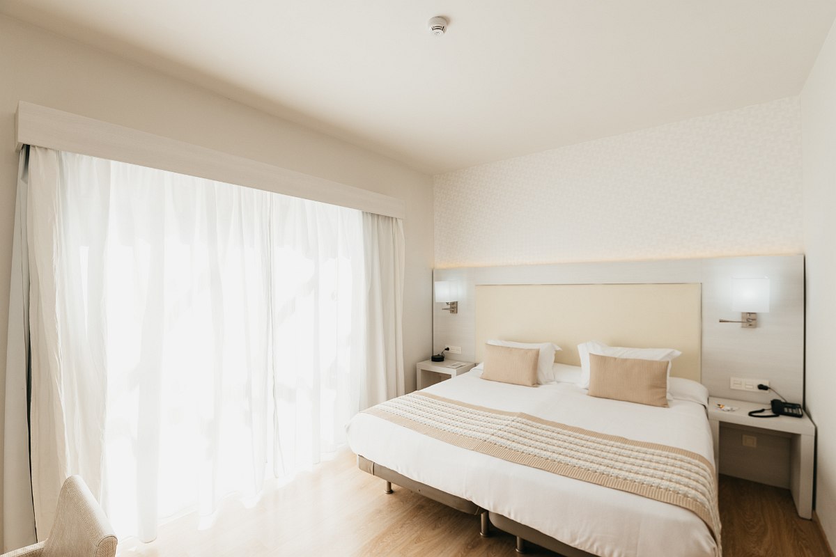 Zimmerdarstellungen im Hotel Sentido Aequora Lanzarote Suites 